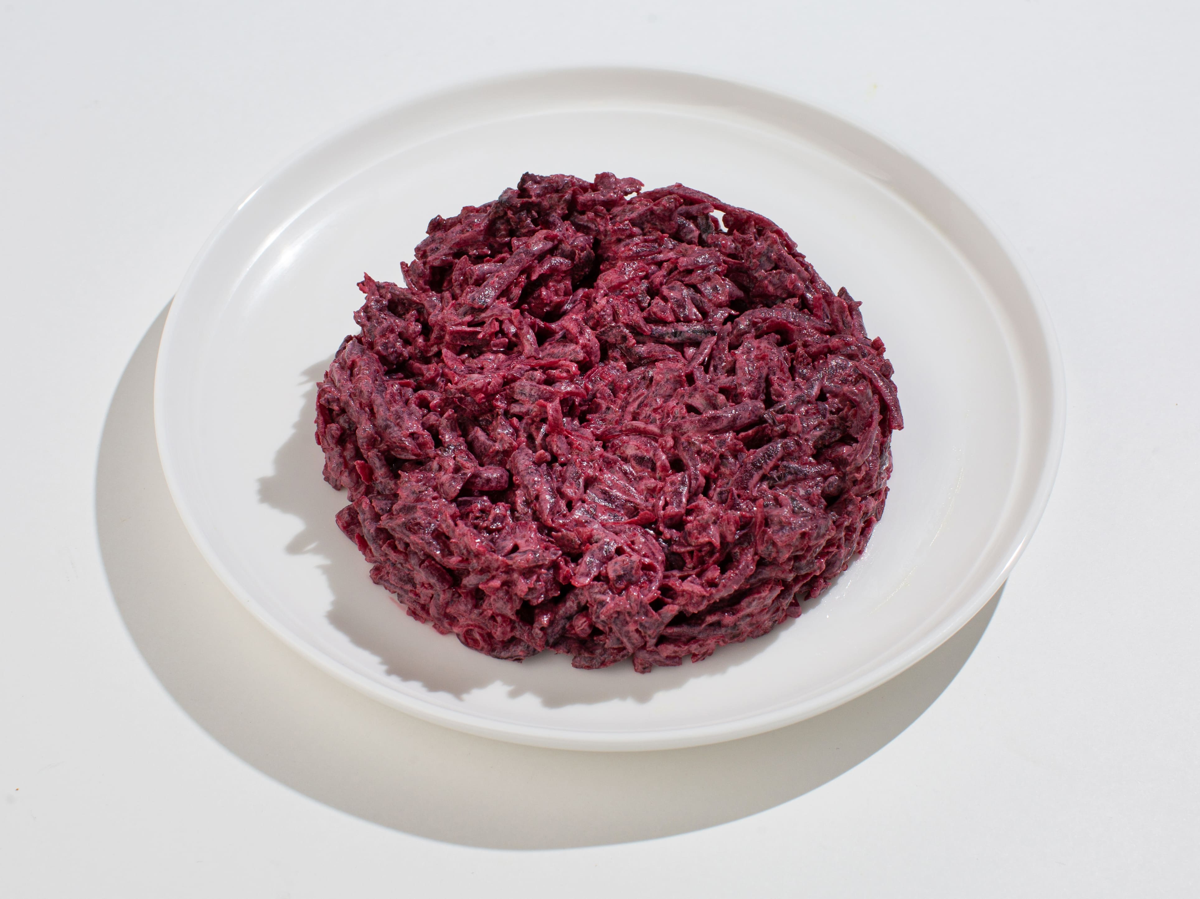 Двойной свекольный салат с чесноком