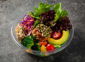 Боул с лососем и авокадо